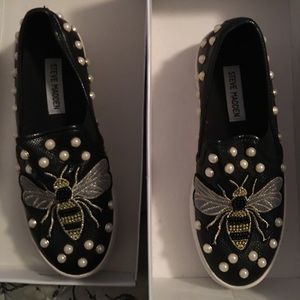 Big bee shoes